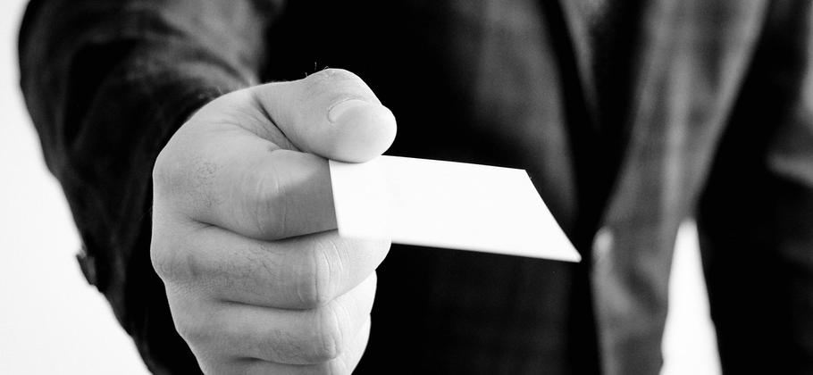 渡した相手の印象にのこりやすい!?「エンボス加工」の名刺で他社との差別化を図ろう