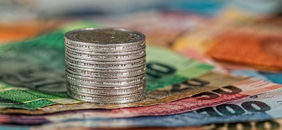 寄付金とは?交際費との違いや注意点について解説